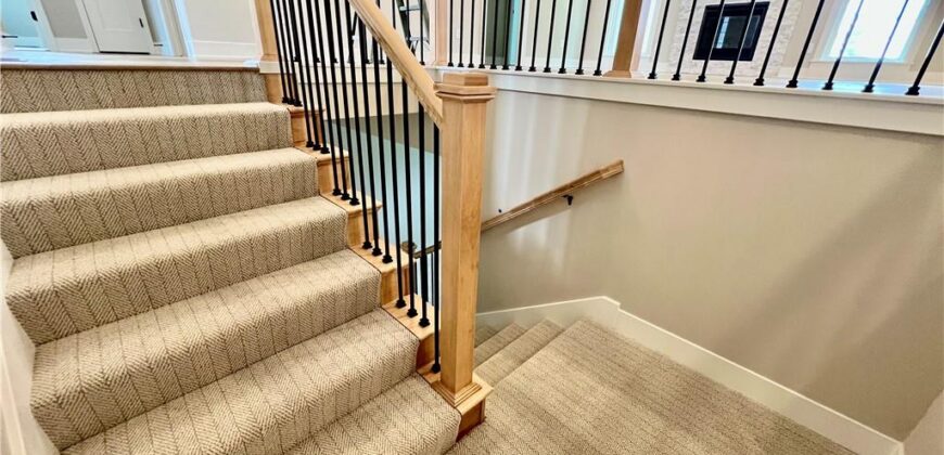 1925 Longview Drive, Liberty, MO 64068