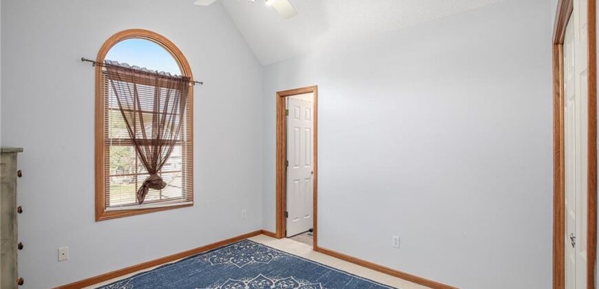 4001 NE 60th Terrace, Gladstone, MO 64119