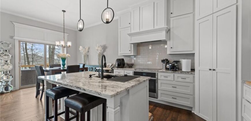 1605 NW 59th Street, Kansas City, MO 64118