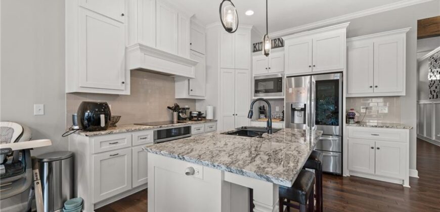 1605 NW 59th Street, Kansas City, MO 64118