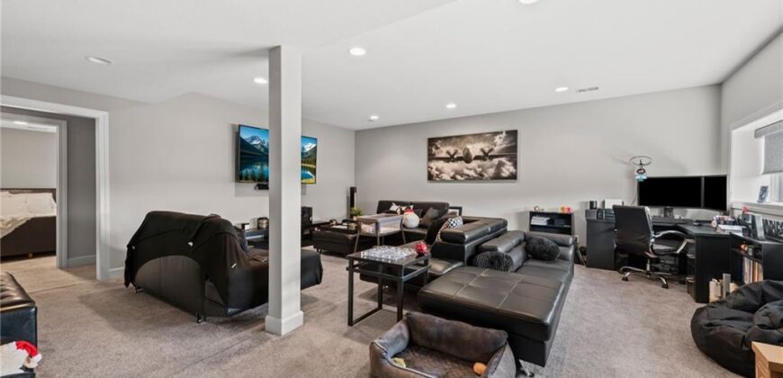 1605 NW 59th Street, Kansas City, MO 64118