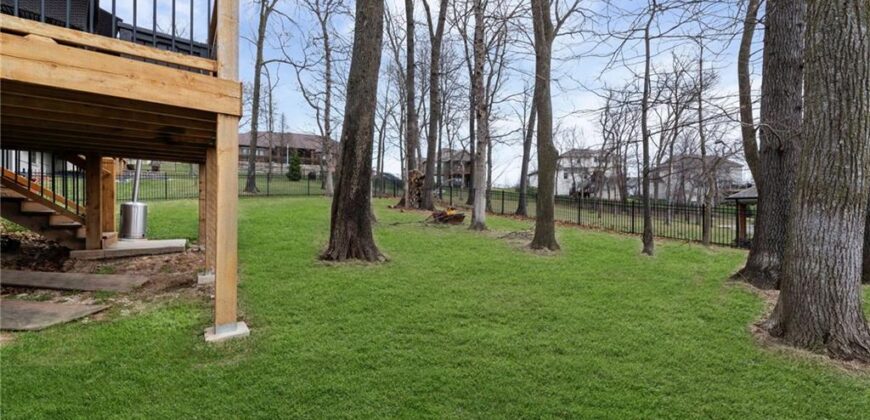 1605 NW 59th Street, Kansas City, MO 64118