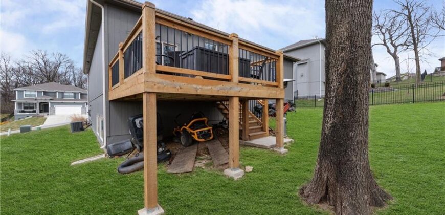 1605 NW 59th Street, Kansas City, MO 64118