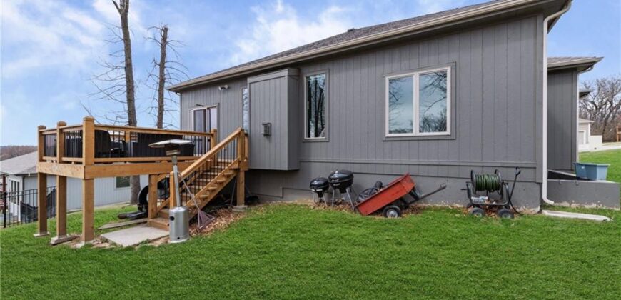 1605 NW 59th Street, Kansas City, MO 64118