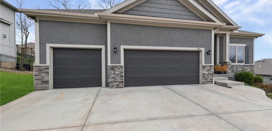 1605 NW 59th Street, Kansas City, MO 64118