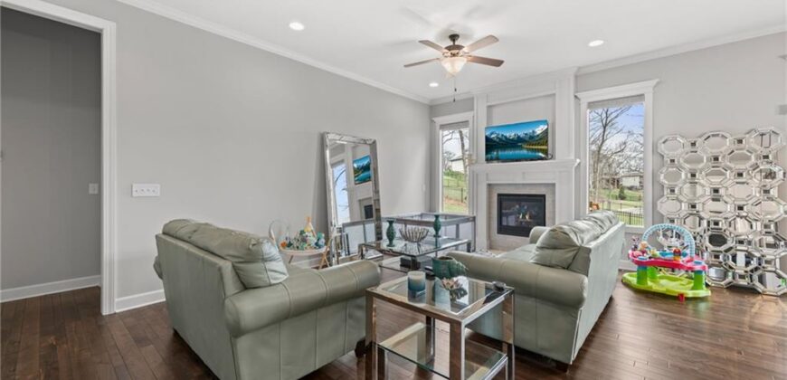 1605 NW 59th Street, Kansas City, MO 64118