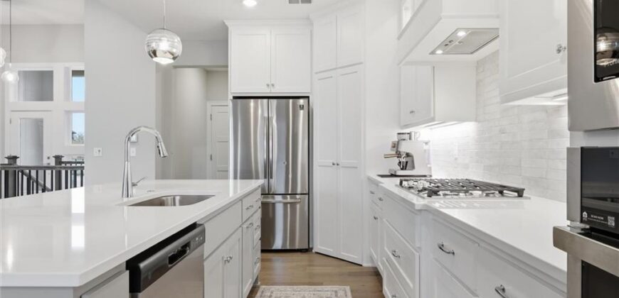 13426 Terrace Park Drive, Parkville, MO 64152