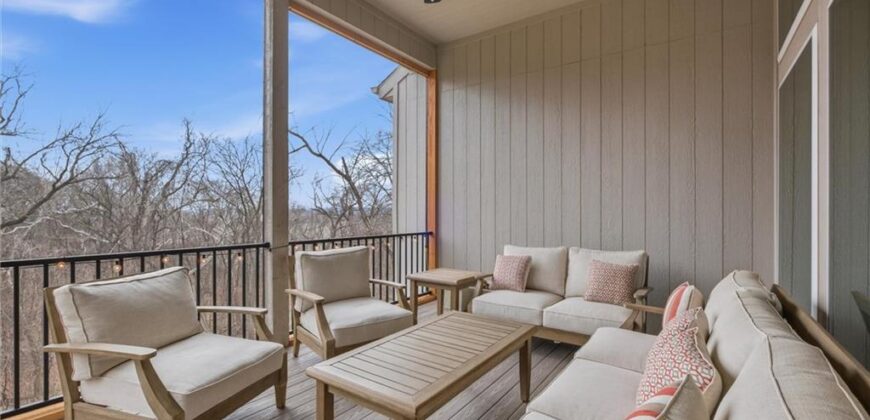 13426 Terrace Park Drive, Parkville, MO 64152