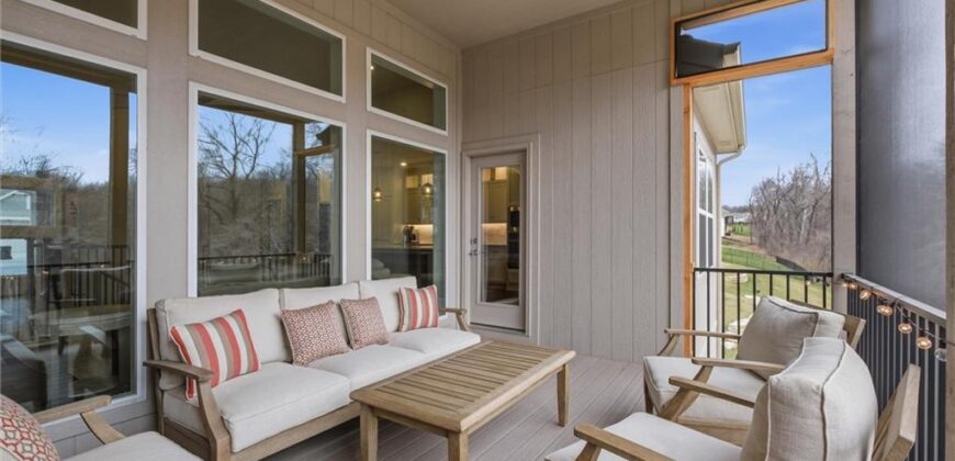 13426 Terrace Park Drive, Parkville, MO 64152