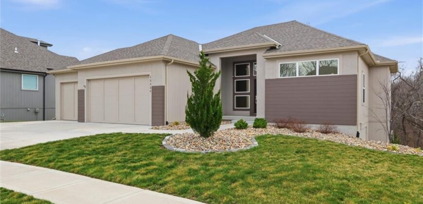13426 Terrace Park Drive, Parkville, MO 64152