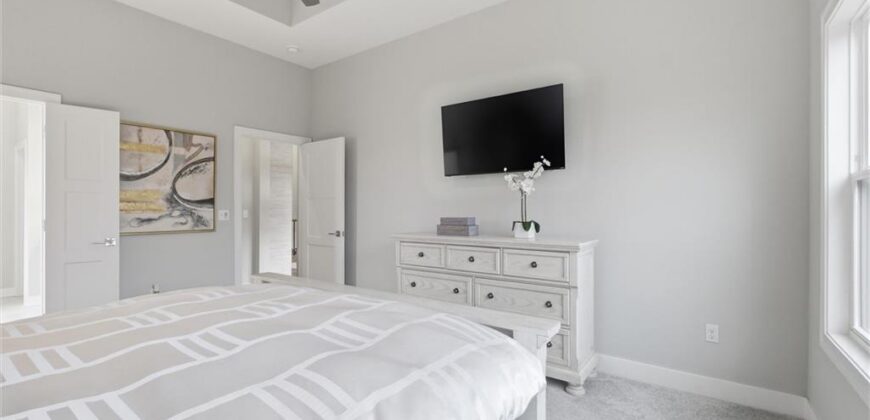 13426 Terrace Park Drive, Parkville, MO 64152