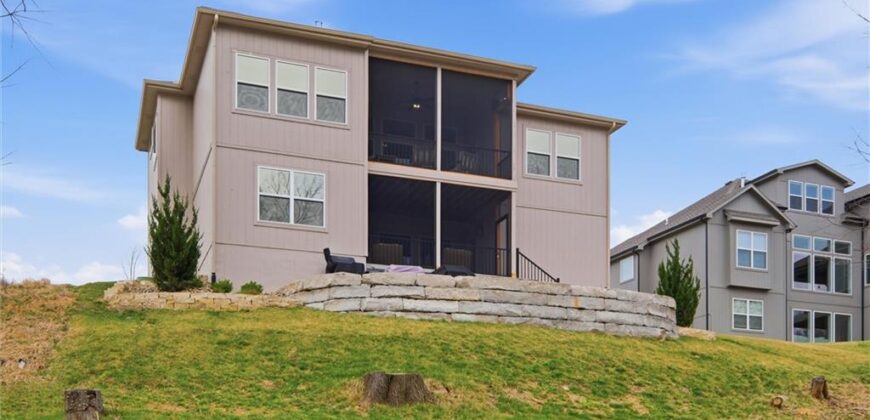 13426 Terrace Park Drive, Parkville, MO 64152