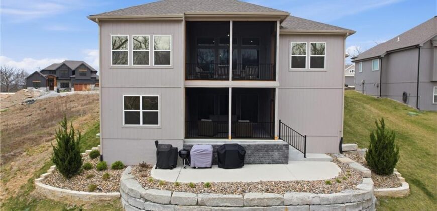 13426 Terrace Park Drive, Parkville, MO 64152