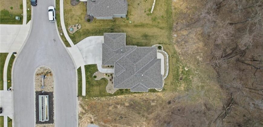 13426 Terrace Park Drive, Parkville, MO 64152