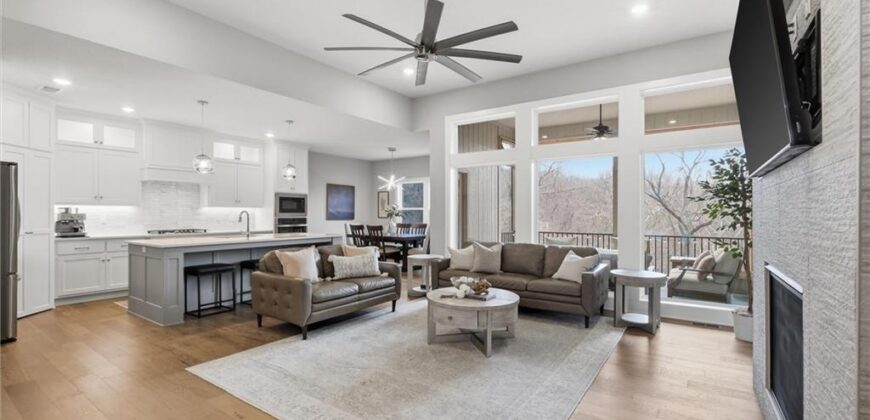 13426 Terrace Park Drive, Parkville, MO 64152