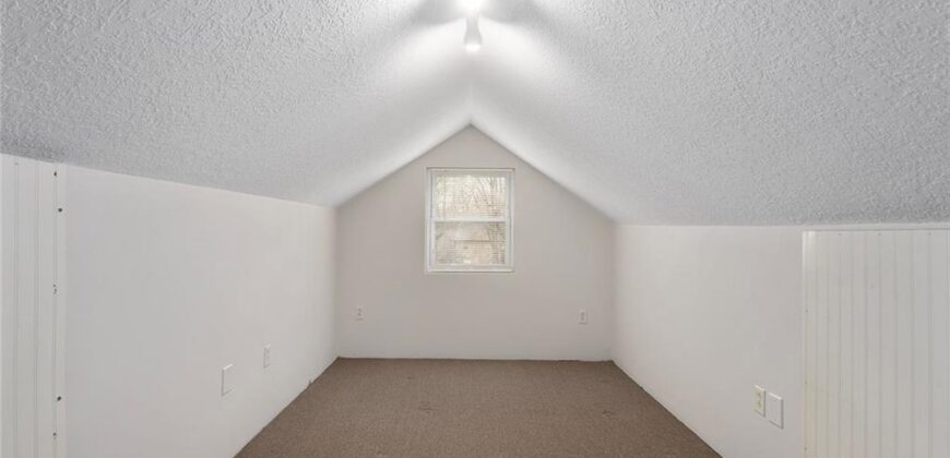 3550 NW Edgewater Trail, Kansas City, MO 64151