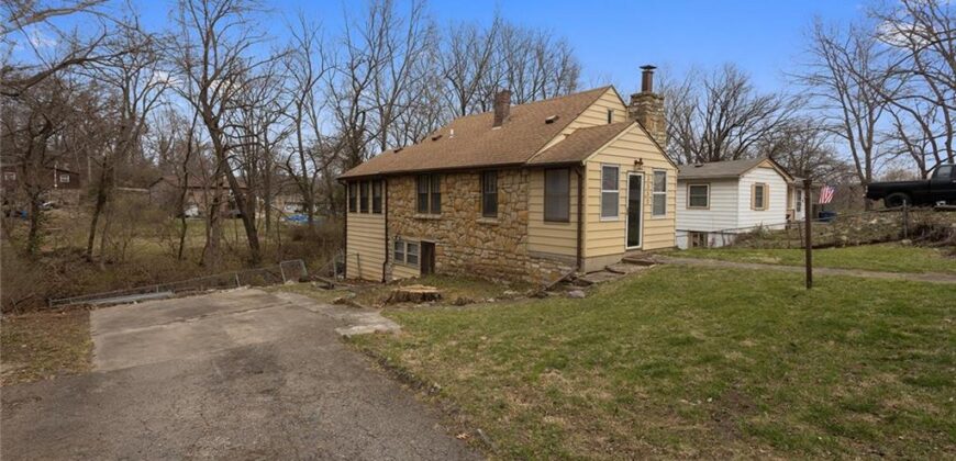 3550 NW Edgewater Trail, Kansas City, MO 64151