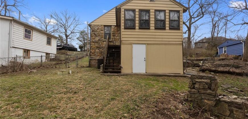 3550 NW Edgewater Trail, Kansas City, MO 64151