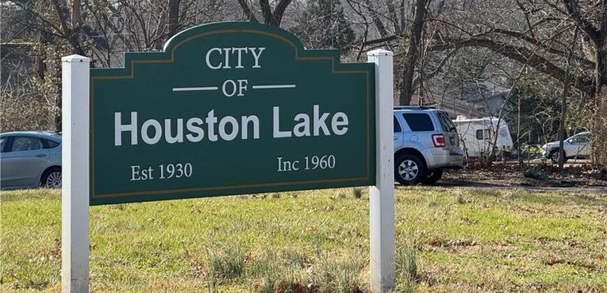 3550 NW Edgewater Trail, Kansas City, MO 64151