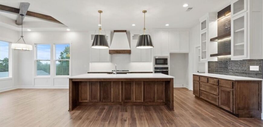 4800 NW Huonker Court, Riverside, MO 64150