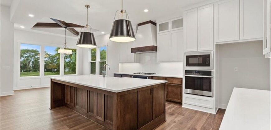 4800 NW Huonker Court, Riverside, MO 64150