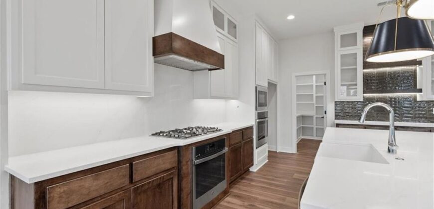 4800 NW Huonker Court, Riverside, MO 64150