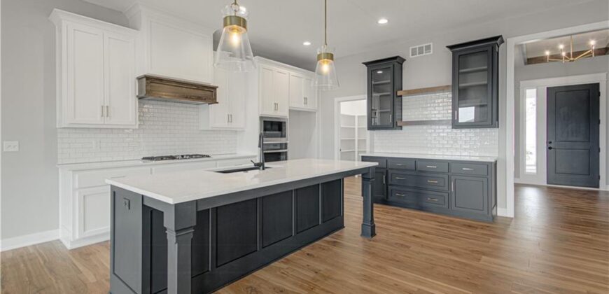 4855 NW Martin Street, Riverside, MO 64150