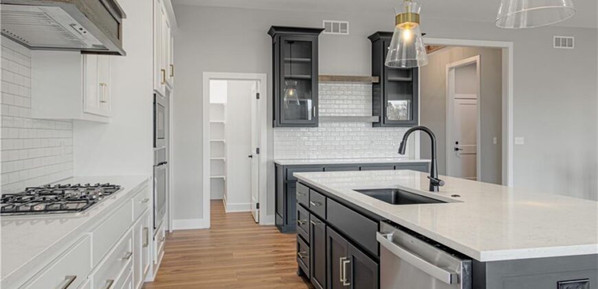 4855 NW Martin Street, Riverside, MO 64150