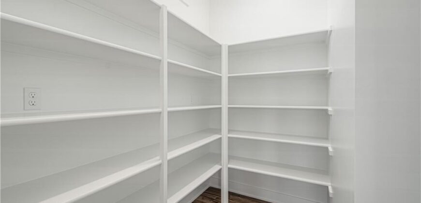 4855 NW Martin Street, Riverside, MO 64150