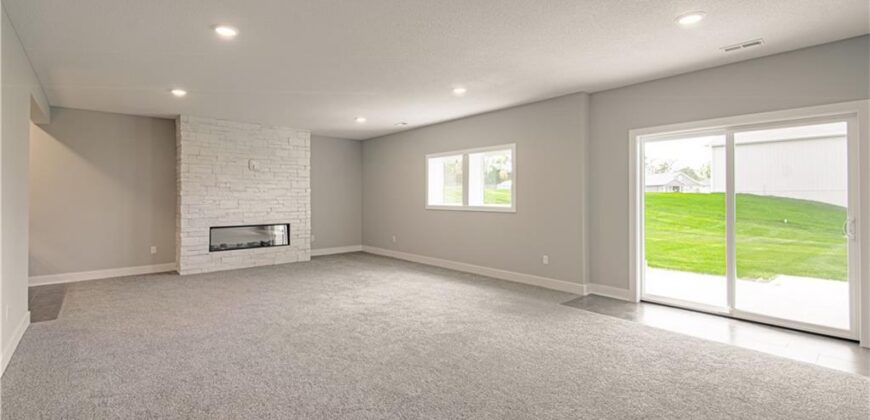 4855 NW Martin Street, Riverside, MO 64150