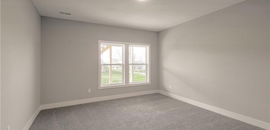 4855 NW Martin Street, Riverside, MO 64150