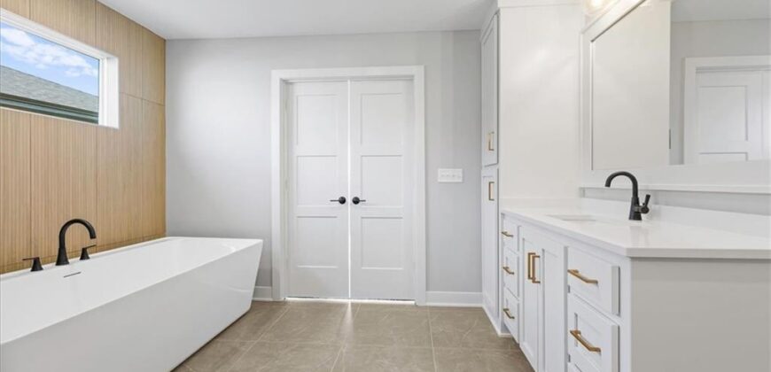 4705 NW Sienna Ridge, Riverside, MO 64150