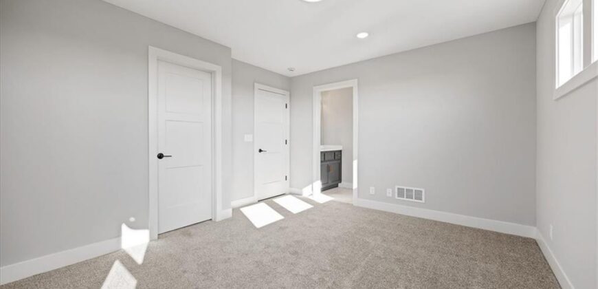 4705 NW Sienna Ridge, Riverside, MO 64150