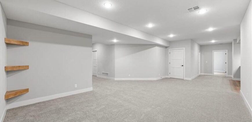 4705 NW Sienna Ridge, Riverside, MO 64150