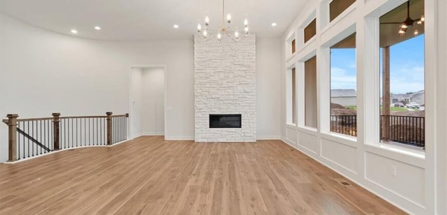 13458 Terrace Park Drive, Parkville, MO 64152