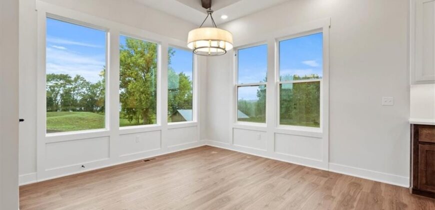 13458 Terrace Park Drive, Parkville, MO 64152