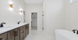 13458 Terrace Park Drive, Parkville, MO 64152