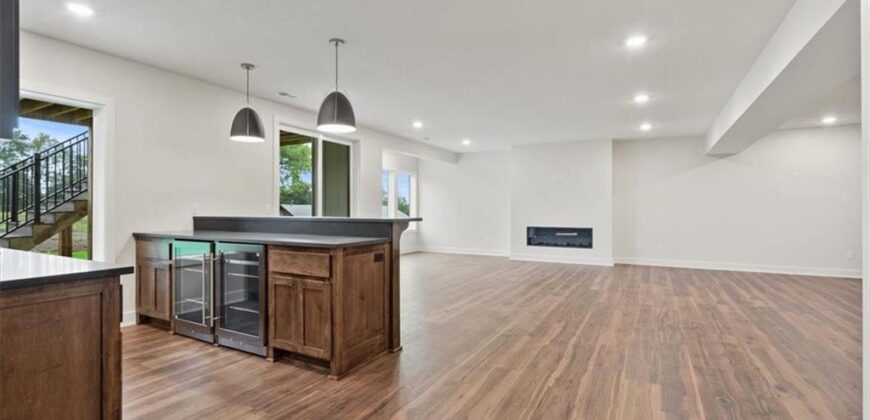 13458 Terrace Park Drive, Parkville, MO 64152