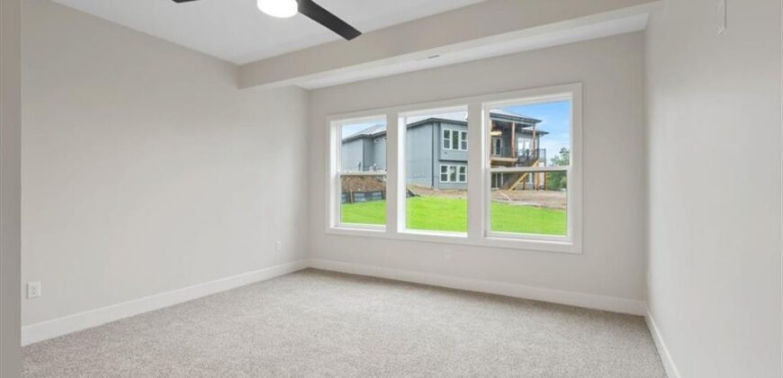 13458 Terrace Park Drive, Parkville, MO 64152