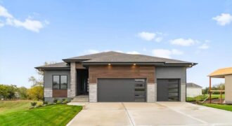 13458 Terrace Park Drive, Parkville, MO 64152