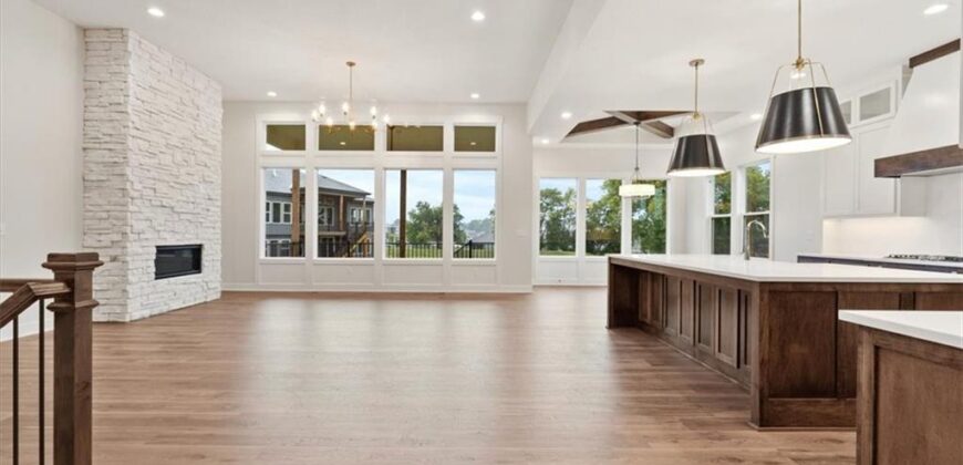 13458 Terrace Park Drive, Parkville, MO 64152