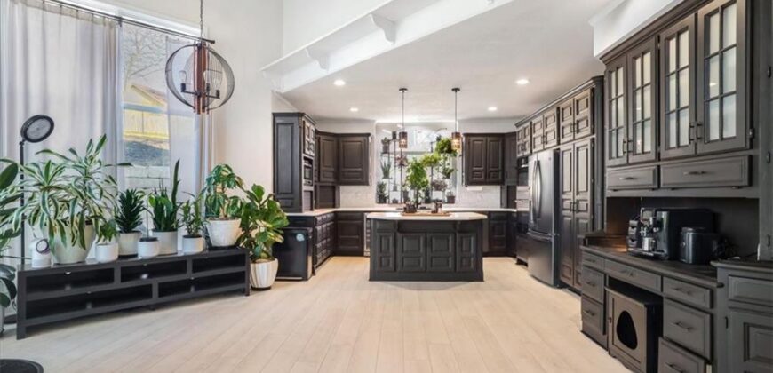 5929 N Mattox Road, Kansas City, MO 64151