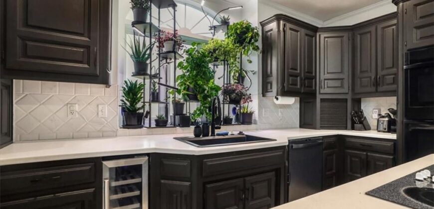 5929 N Mattox Road, Kansas City, MO 64151