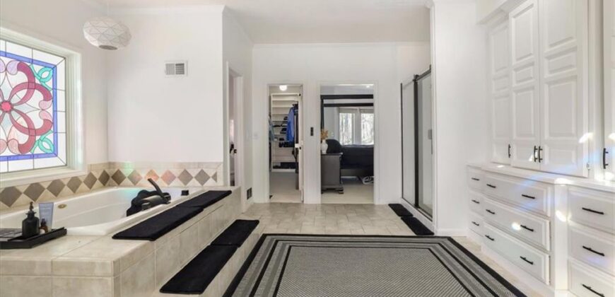 5929 N Mattox Road, Kansas City, MO 64151