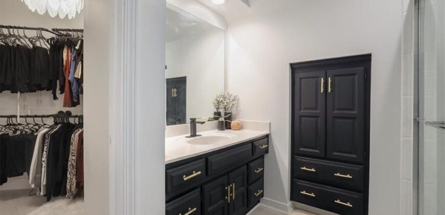 5929 N Mattox Road, Kansas City, MO 64151