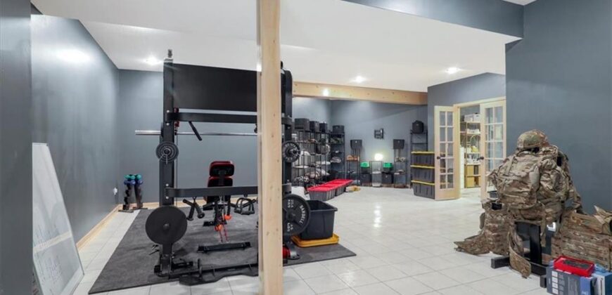 5929 N Mattox Road, Kansas City, MO 64151