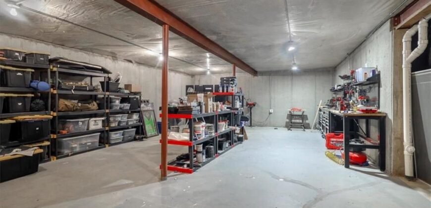 5929 N Mattox Road, Kansas City, MO 64151