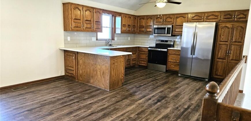 1300 NE 80th Street, Kansas City, MO 64118