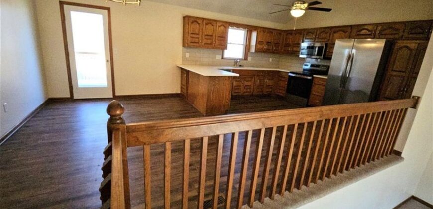 1300 NE 80th Street, Kansas City, MO 64118