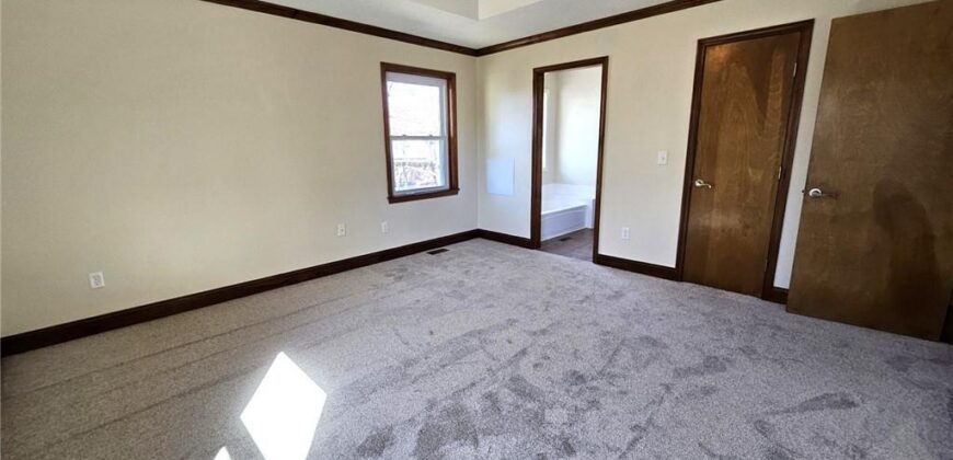 1300 NE 80th Street, Kansas City, MO 64118
